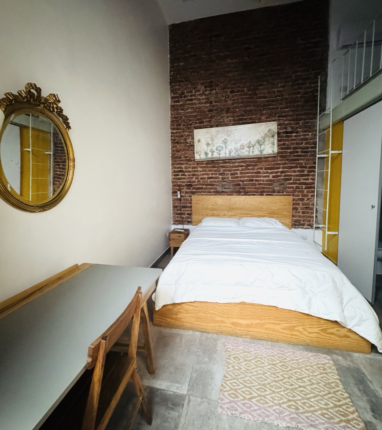 Broodthaers — Room, wide
