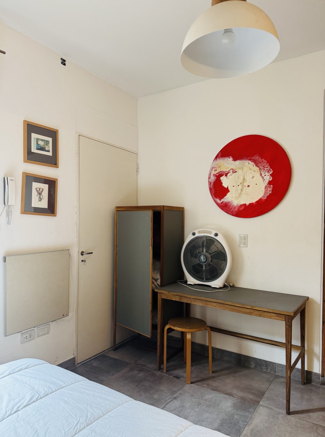 Extra Room — Desk and wardrobe